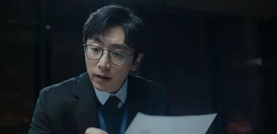 加班到深夜的写字楼