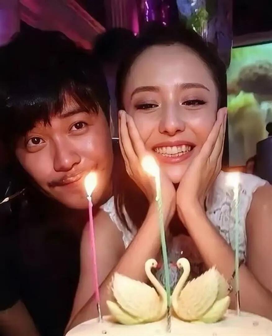 佟丽娅陪朵朵巡演与游玩