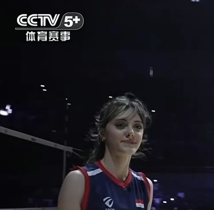 逆天颜值火出圈，伊拉克副攻吸粉无数！她是战火中走出的全能才女