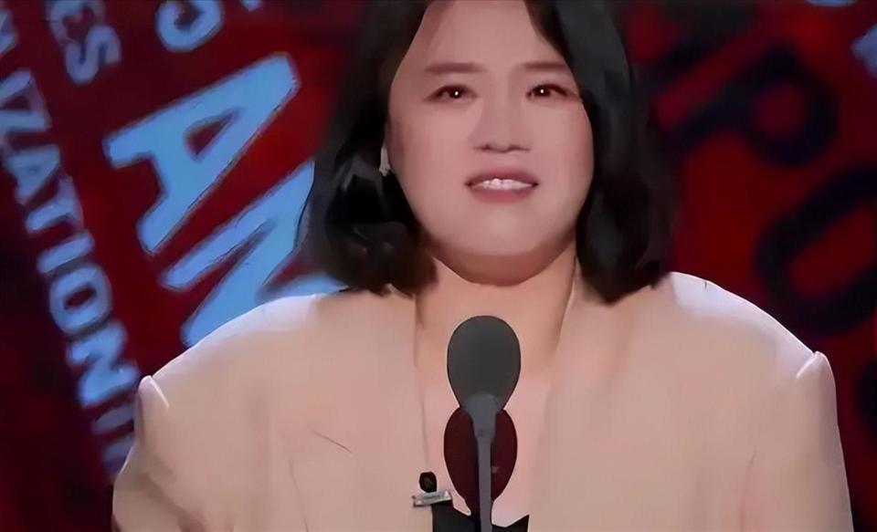 马思纯春晚